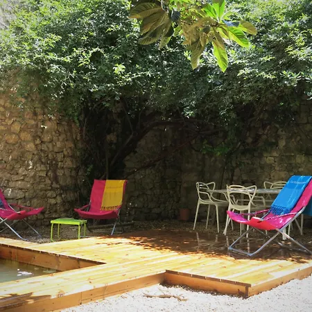 Bed & Breakfast La Buissonniere Oppede